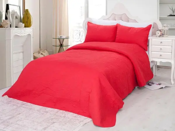 Cuvertura matlasata ultralux, rosu, pentru pat dublu 220x240cm si 2 fete de perne 50x70