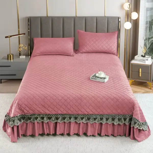 Cuvertura pat dublu, 3 piese, Catifea Matlasata cu Broderie, Roz