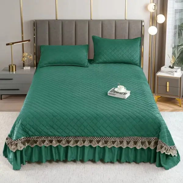 Cuvertura pat dublu, 3 piese, Catifea Matlasata cu Broderie, Verde
