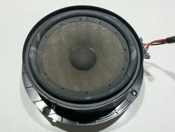 Difuzor audio fata / spate 1K8035454 Volkswagen Golf 6 (2008-2013)
