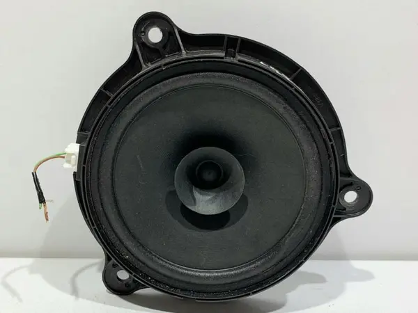 Difuzor audio fata / spate 28156-3SG0A Dacia Sandero Stepway 2 (2012-2017)