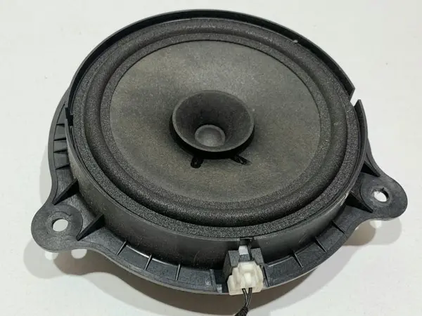Difuzor audio stanga / dreapta fata Nissan Qashqai plus 2 facelift (2010-2014) [J10]