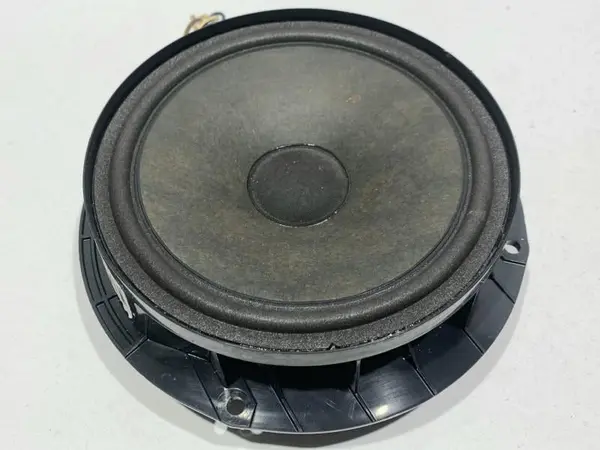 Difuzor audio stanga / dreapta spate 3C8035453 Volkswagen Passat B7 (2010-2014)
