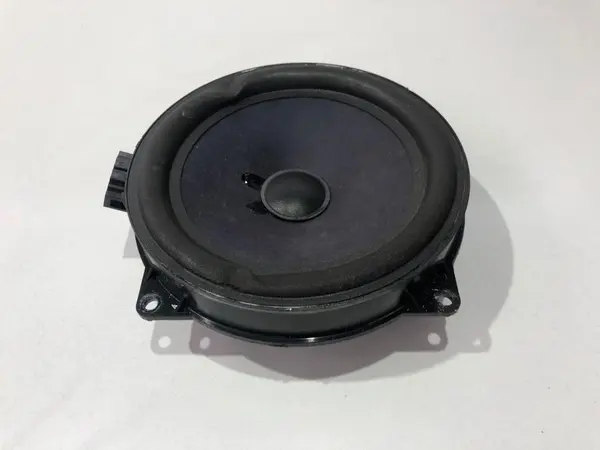 Difuzor audio stanga / dreapta spate 3d0035454c Volkswagen Phaeton (2002-2010)