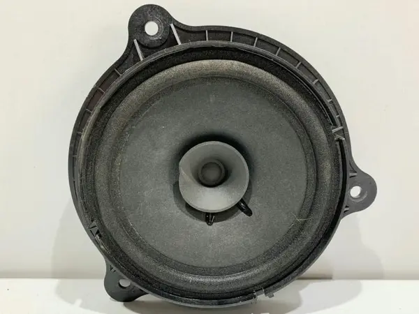 Difuzor audio stanga / dreapta spate Nissan Qashqai 2 (2013-2016) [J11]