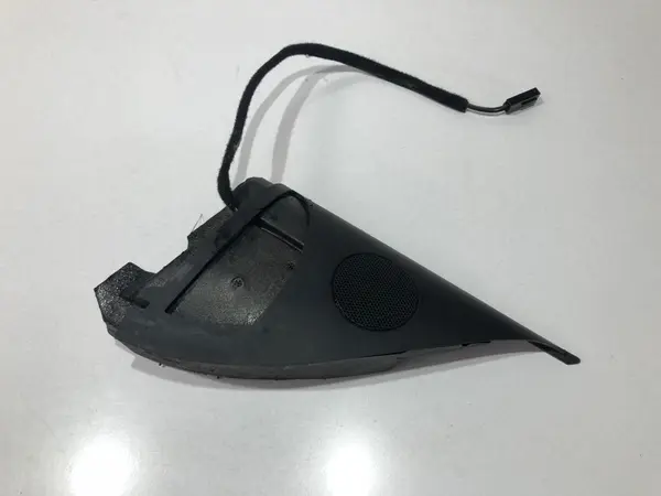 Difuzor audio stanga fata 7l6837985d Volkswagen Touareg (2002-2006)