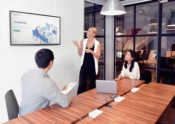 DLINK 6-IN-1 USB-C HUB DUB-2327 DLINK 6-IN-1 USB-C HUB DUB-2327