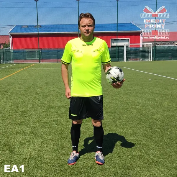 Echipament arbitru pentru adulti EA1 M, Tricou verde, șort negru