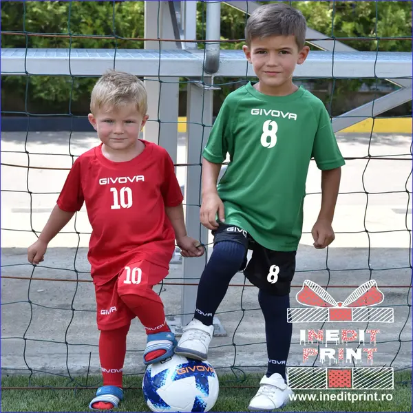 Echipament fotbal copii si adulti personalizat GIVOVA EF4 Tricou si sort rosu, L