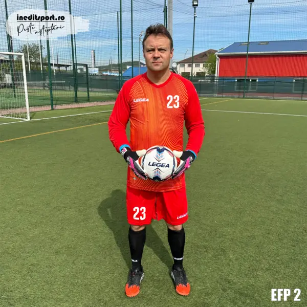 Echipament portar copii si adulti personalizabil EFP2 XL, Tricou și șort roșu