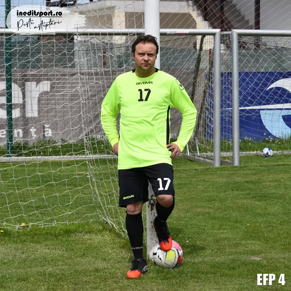 Echipament portar copii si adulti personalizabil EFP4 S, Tricou verde, șort negru