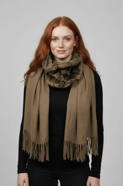 Esarfa cu blanita ecologica pe centru si franjuri decorative, camel