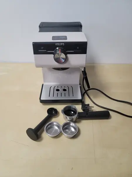 Espressor manual Krups Authentic C40 XP381B10, 15 bari, rezervor apa detasabil 2 L, duza spumare lapte, functie apa fierbinte, oprire automata (Gri)
