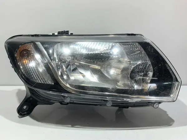 Far dreapta 260105344R Dacia Sandero 2 (2012-2017)