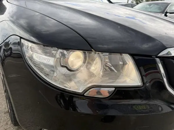 Far dreapta bixenon Skoda Superb 2 (2008-2013)