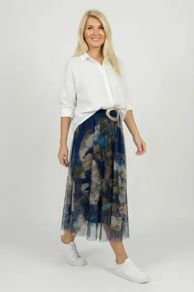 Fusta clos din tulle cu imprimeu pictural multicolor pe fond bleumarin