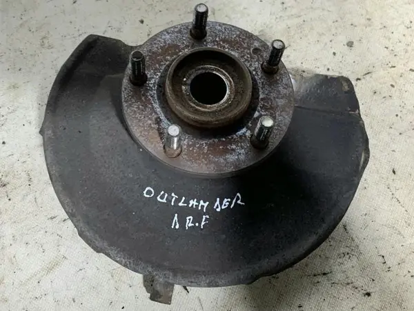Fuzeta dreapta fata 3870A008 Mitsubishi Outlander 3 (2012->) 1.6 hdi 9H05, 9HD