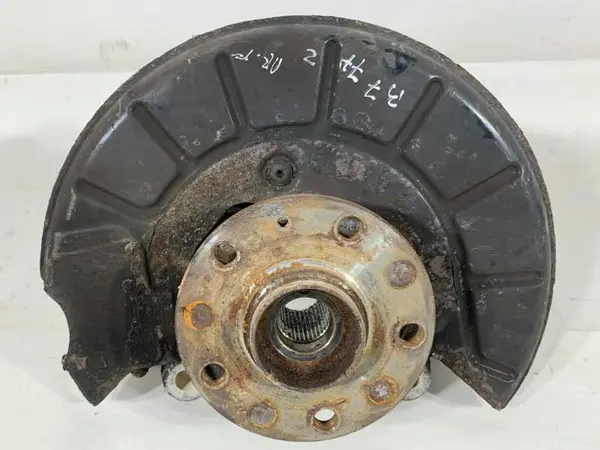 Fuzeta dreapta fata 3C0407254F Volkswagen Passat B7 (2010-2014) 2.0 tdi CFFB