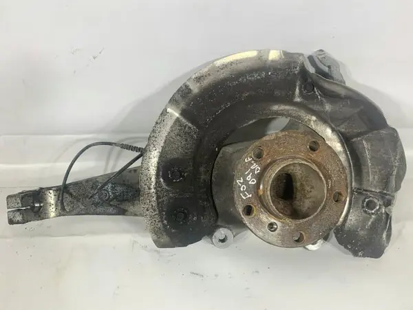 Fuzeta dreapta fata 6775768 BMW Seria 5 (2010-2017) [F11] 3.0d N57d30A