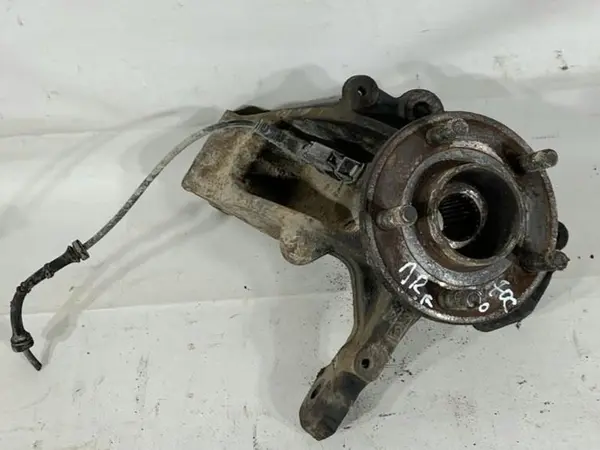 Fuzeta dreapta fata AV61-3K170-DAC Ford Focus 3 (2011-2015) 1.6 tdci T1DB 115 cp