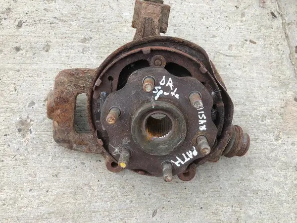 Fuzeta dreapta spate Nissan Navara (2004->) 2.5 dci