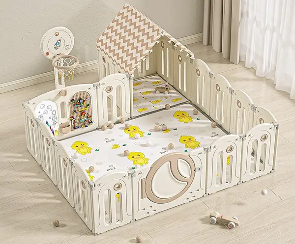 Gardulet loc de joaca Nichiduta Garden Moon House Coffee 200x160 cm cu poarta de siguranta, cos de baschet, tabla de scris, covoras din spuma 1cm grosime, cuburi, cosulet pliabil, 100 bile si casuta