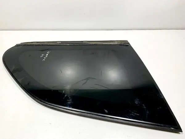 Geam lateral fix stanga spate Volvo XC60 facelift (2013-2017)
