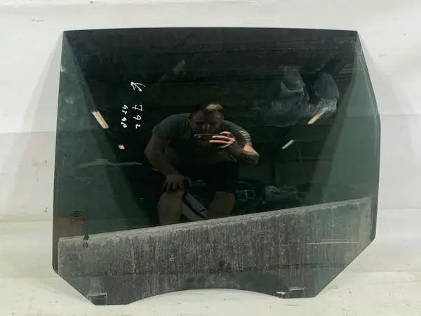 Geam usa stanga spate Ford Kuga (2008-2012)
