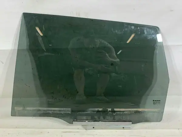 Geam usa stanga spate Suzuki Vitara 4 facelift (2018-2024)