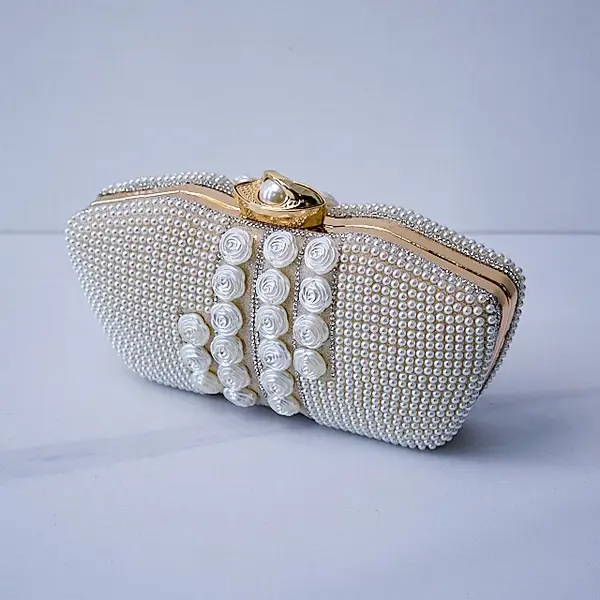 Geanta de ocazie, Opulent Style, de tip clutch, cu detalii decorative florale si perle, Crem
