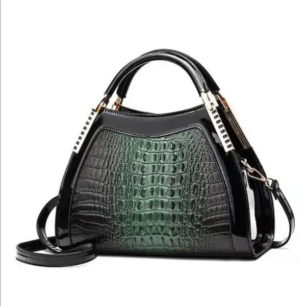Geanta / poseta lacuita de dama Fusy, aspect deosebit, verde cu negru