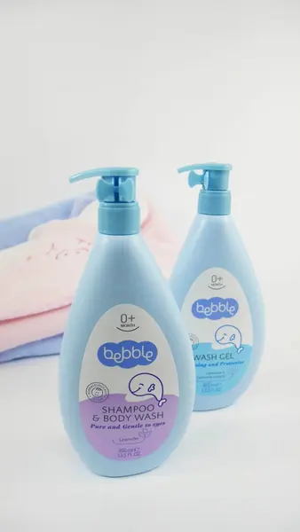 Gel de dus si sampon pentru copii Bebble cu Lavanda 400 ml,formula fara lacrimi