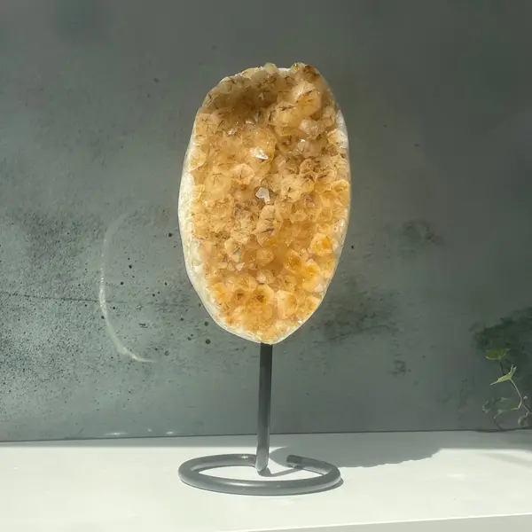 Geoda citrin pe stand | Model 2