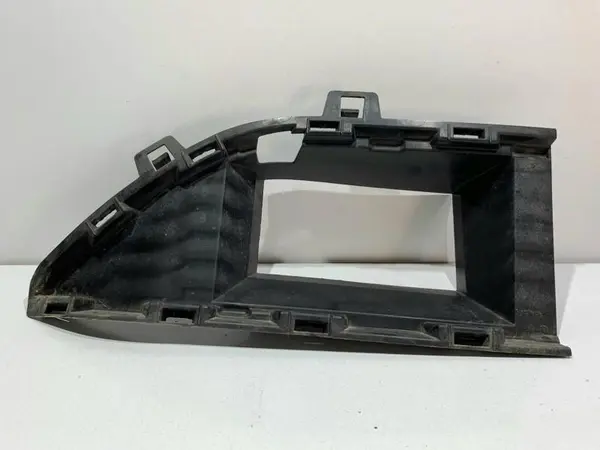 Ghidaj / deflector aer dreapta 628165920R Dacia Logan 3 (2020->)
