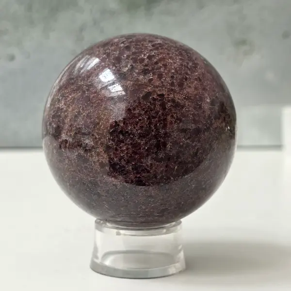 Granat rosu sfera m3