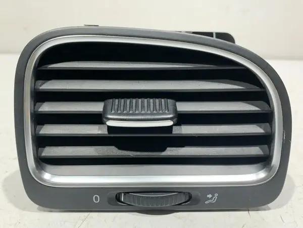 Grila aer bord dreapta 5K0819710D Volkswagen Golf 6 (2008-2013)