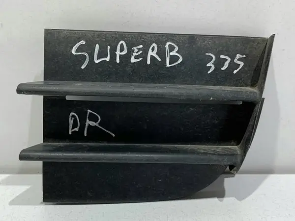 Grila bara fata stanga 3T0853665 Skoda Superb 2 (2008-2013)