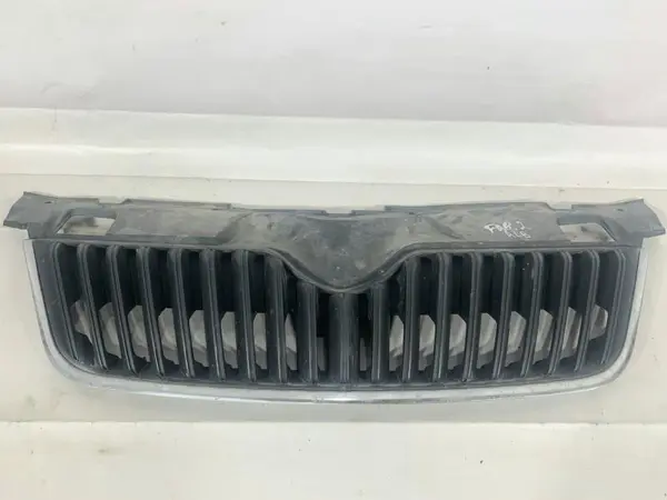 Grila centrala radiator 5J0853668C Skoda Fabia 2 facelift (2010-2014)