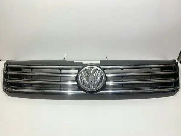 Grila centrala radiator (cu defect) Volkswagen Passat B7 (2010-2014)