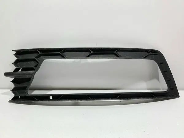 Grila proiector dreapta 5JA807682 Skoda Rapid facelift (2017-2019)