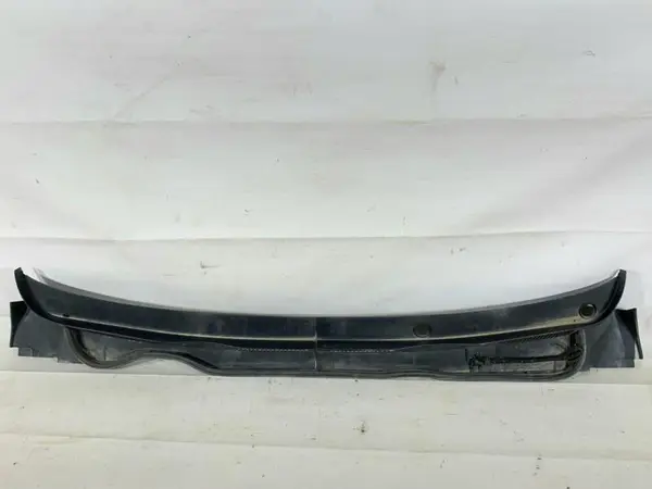 Grila stergator parbriz Volkswagen Golf 7 Sportsvan facelift (2017-2020)