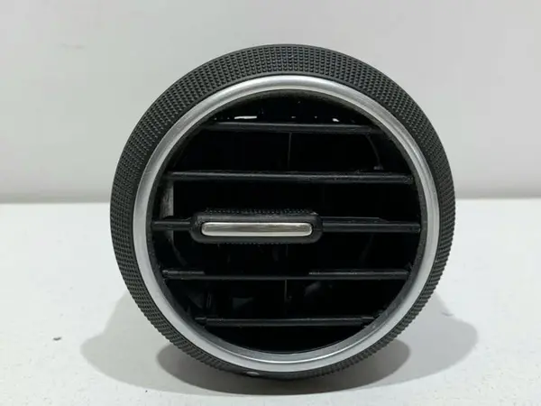 Grila ventilatie bord 8P0820901A Audi A3 facelift (2008-2013) [8P1]