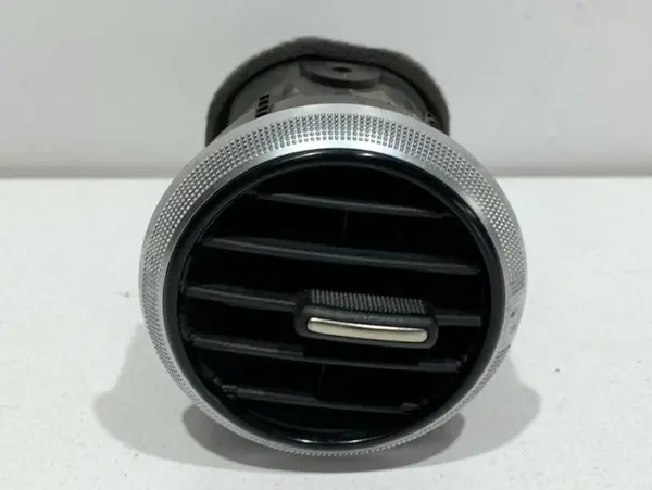 Grila ventilatie bord 8P0820901F Audi A3 (2003-2008) [8P1]