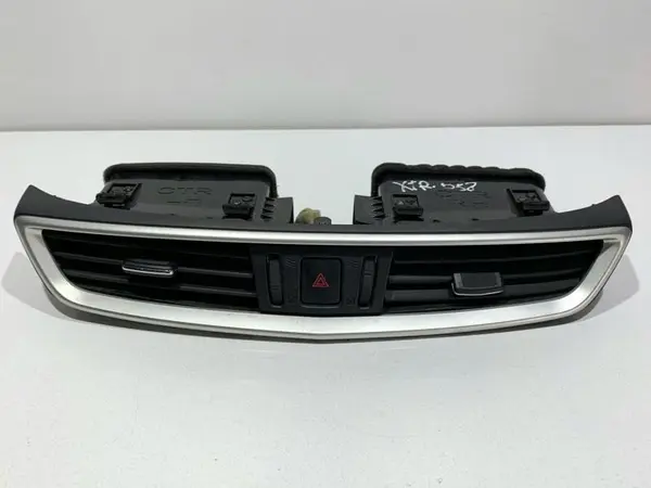 Grila ventilatie bord centrala 68750-5AA0A Nissan X-Trail 3 (2014-2017) [T32]