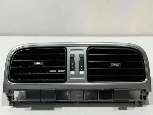 Grila ventilatie bord centrala 6RF819728 Volkswagen Polo 5 facelift (2014-2017)
