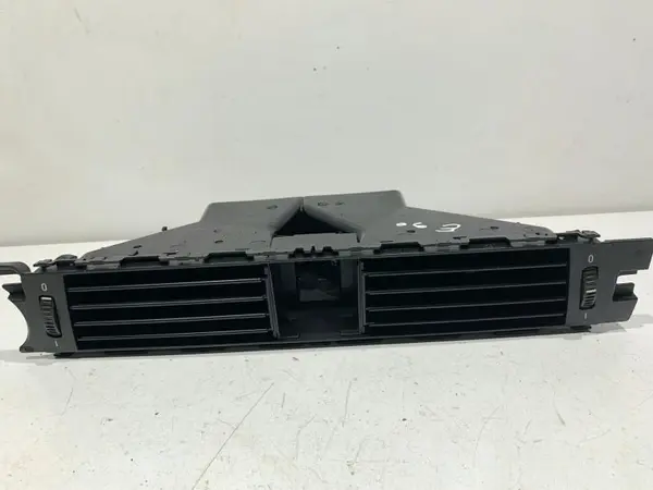 Grila ventilatie bord centrala 9130464 BMW Seria 3 (2005-2012) [E90]