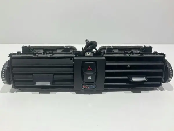 Grila ventilatie bord centrala 9218552 BMW Seria 3 (2011-2019) [F30]