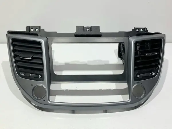 Grila ventilatie bord centrala 97410-D7000 Hyundai Tucson 3 (2015-2018)