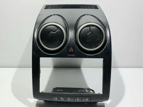 Grila ventilatie bord centrala cu buton avarie P10381A77100 Nissan Qashqai plus 2 ( 2008-2010) [J10]