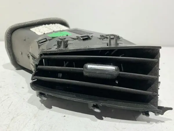 Grila ventilatie bord centrala dreapta 13300574 Opel Astra J (2009-2012)
